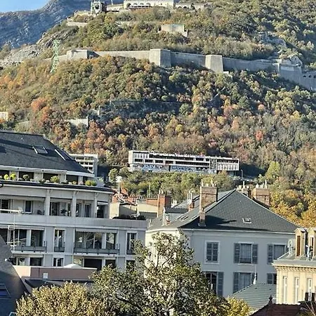 Cosy And Calm In Grenoble City Heart With Free And Large Parking Q-Park Chavant Extérieur photo