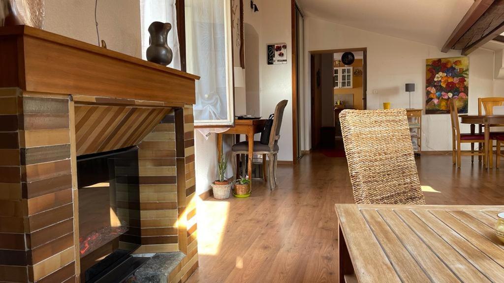 Cosy And Calm In Heart With Free And Large Parking Q-park Chavant *