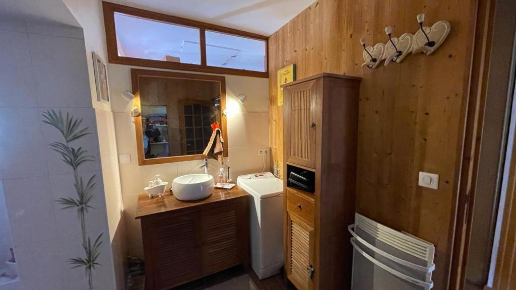 Cosy And Calm In Heart With Free And Large Parking Q-park Chavant *